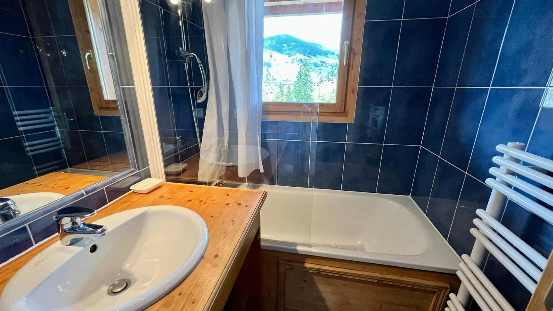 Appartement Ski Aux Pieds, 2 Chambres, Terrasse Et Parking Couvert - La Clusaz - Fr-1-459-49 0*,  France